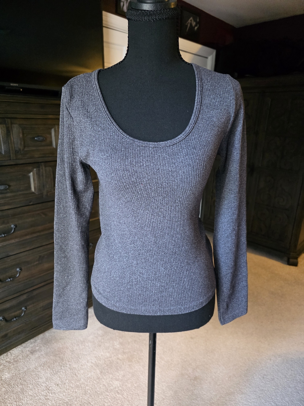 No Boundaries Charcoal Gray Ribbed Long Sleeve Scoop Neck Top – Large – NWOT